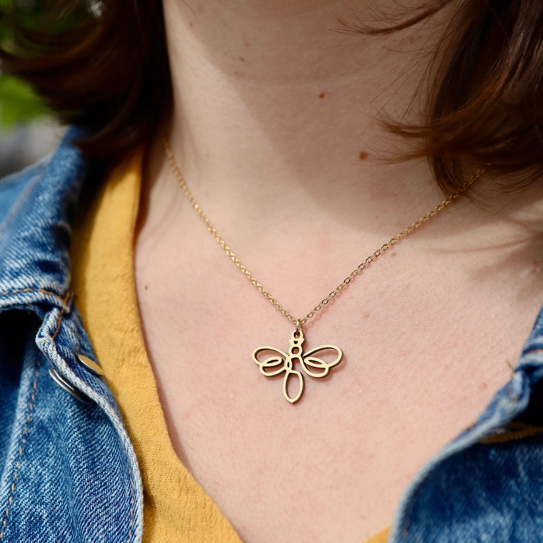 Bee Necklace One Line