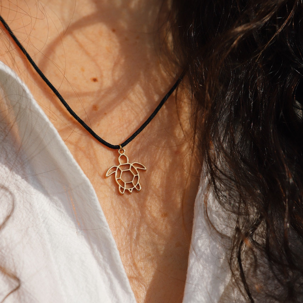 collier tortue Chemise